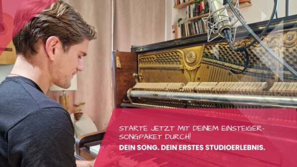 Junges Talent beim Song aufnehmen im Tonstudio – der perfekte Einstieg ins Musikmachen mit dem Einsteiger-Songpaket